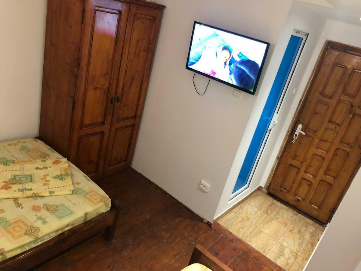 Pension Amira Костинешти Экстерьер фото