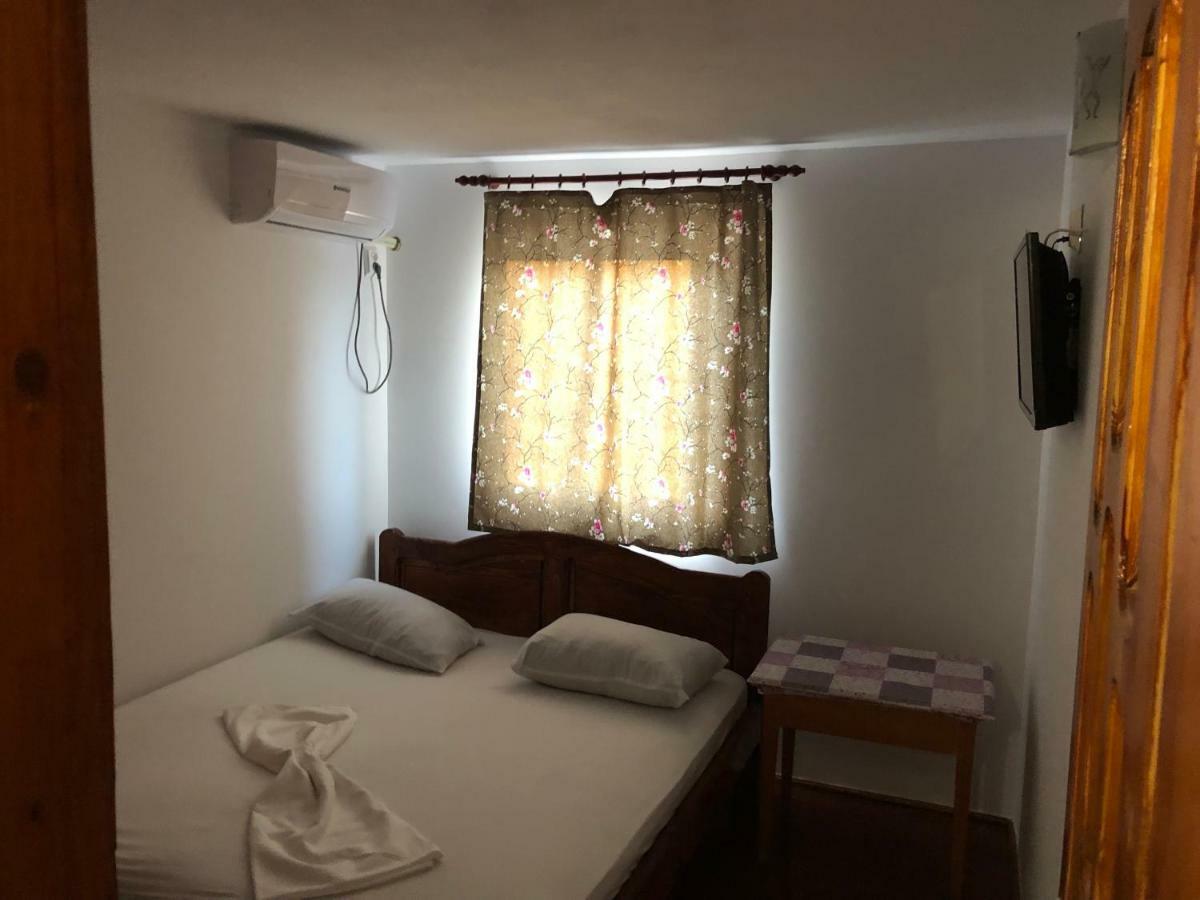 Pension Amira Костинешти Экстерьер фото