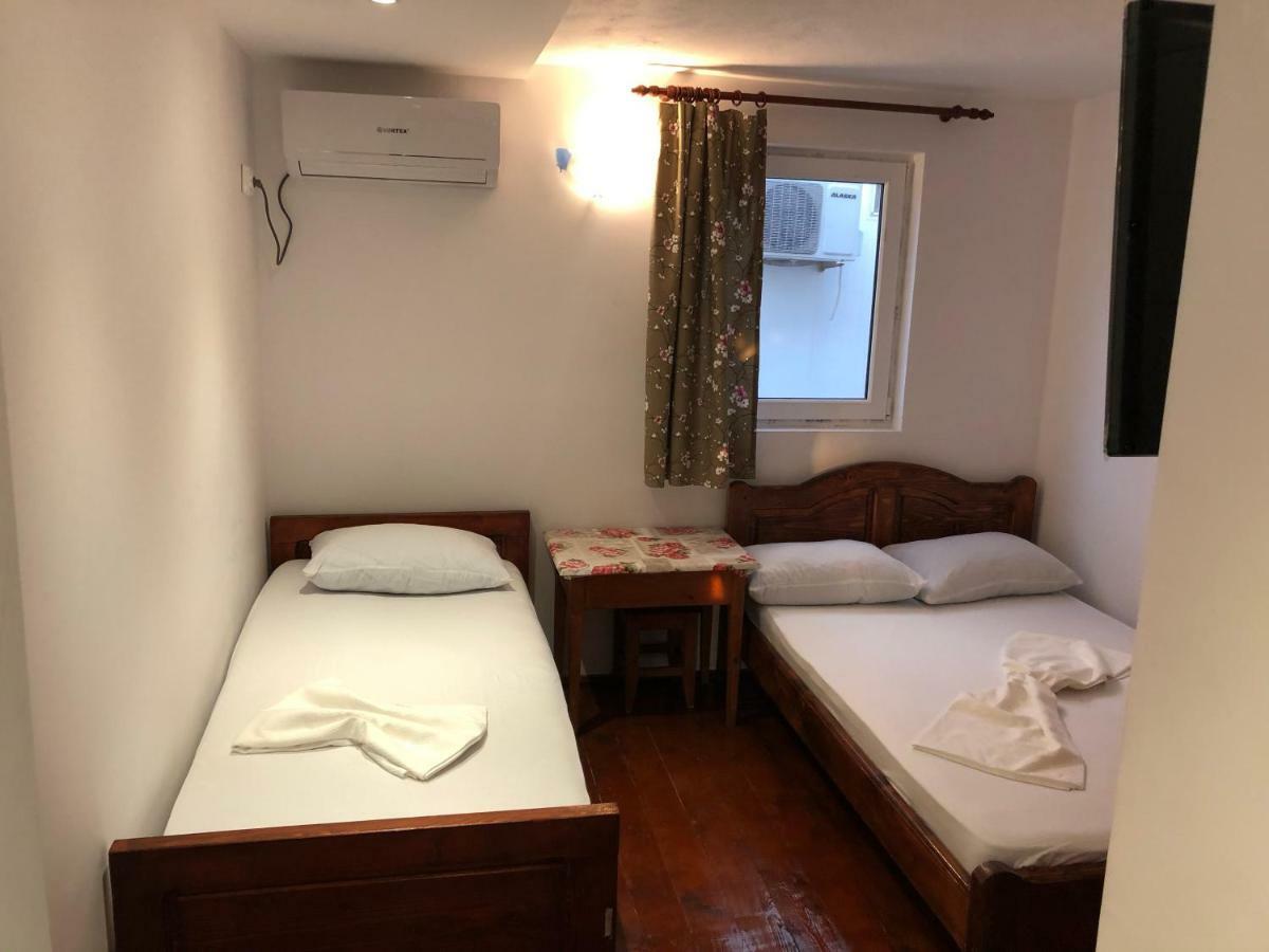 Pension Amira Костинешти Экстерьер фото